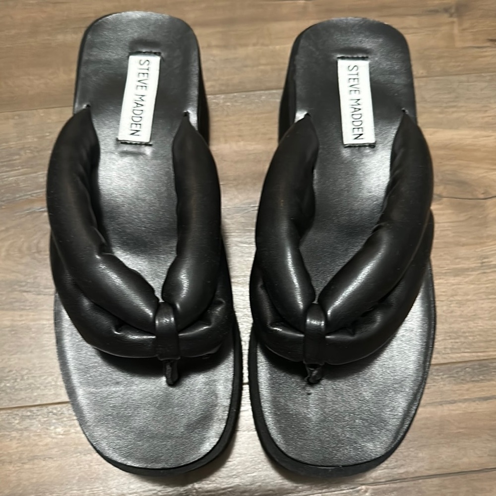 Steve Madden Black Padded Sandals